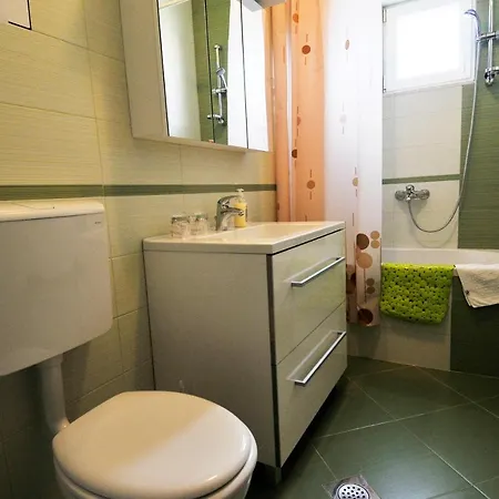 Apartment Fiorenini 2 *