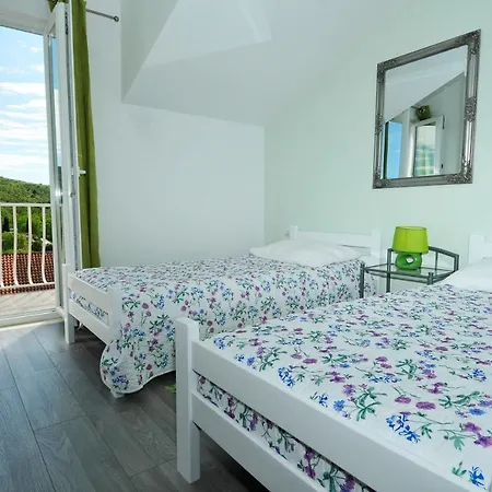 Apartman Fiorenini 2 *