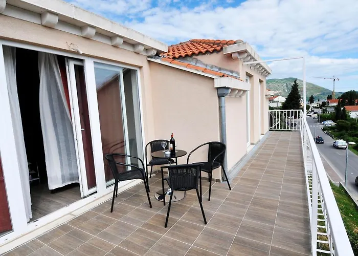 Fiorenini 2 * مْليني