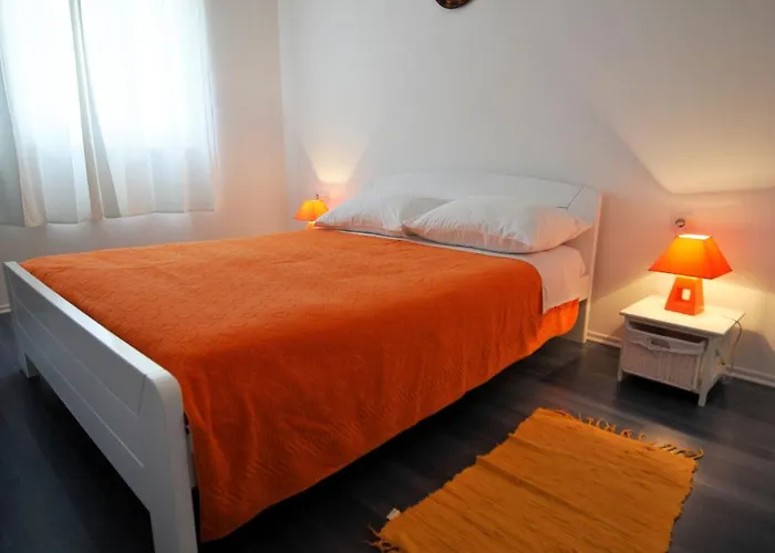 Fiorenini 2 * مْليني